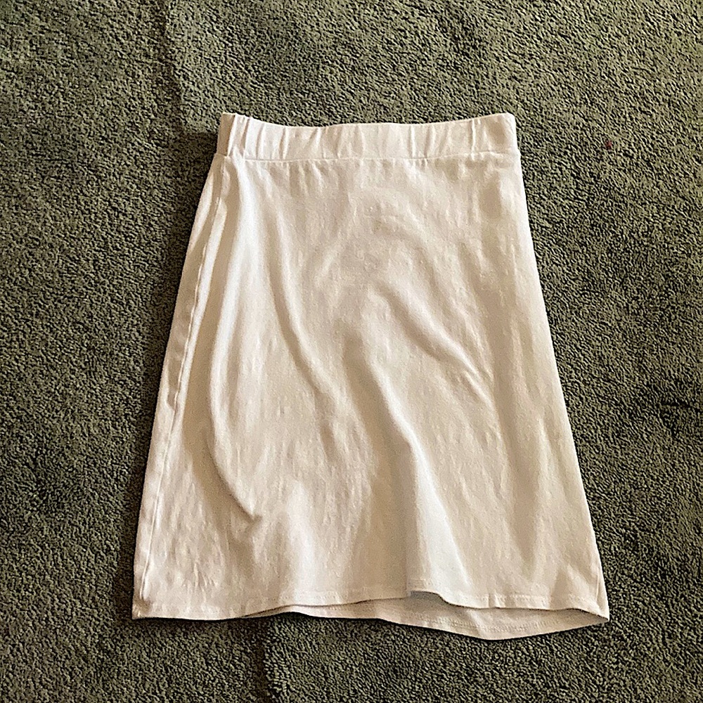 Girls white short skirt